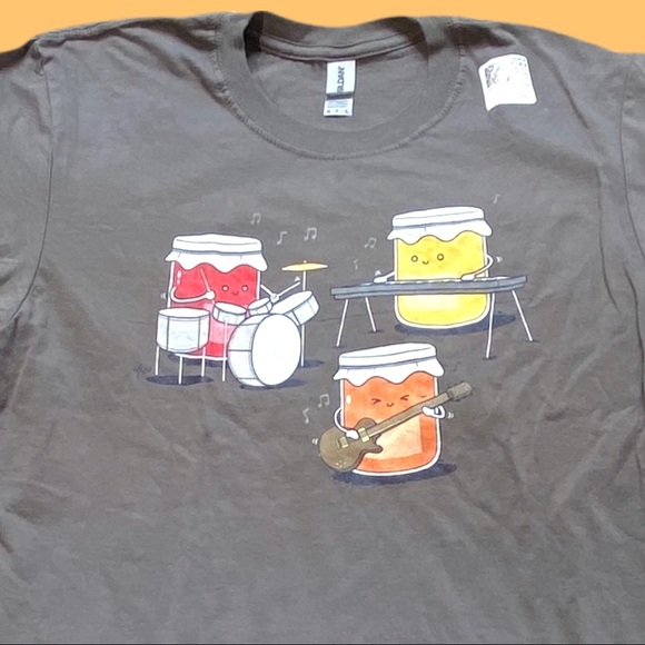 🟢5/$25 Character T-shirt - Picture 7 of 7